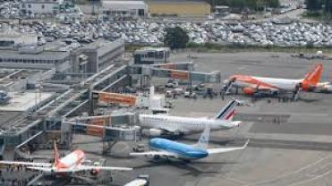 Location parking proche aeroport entre particuliers