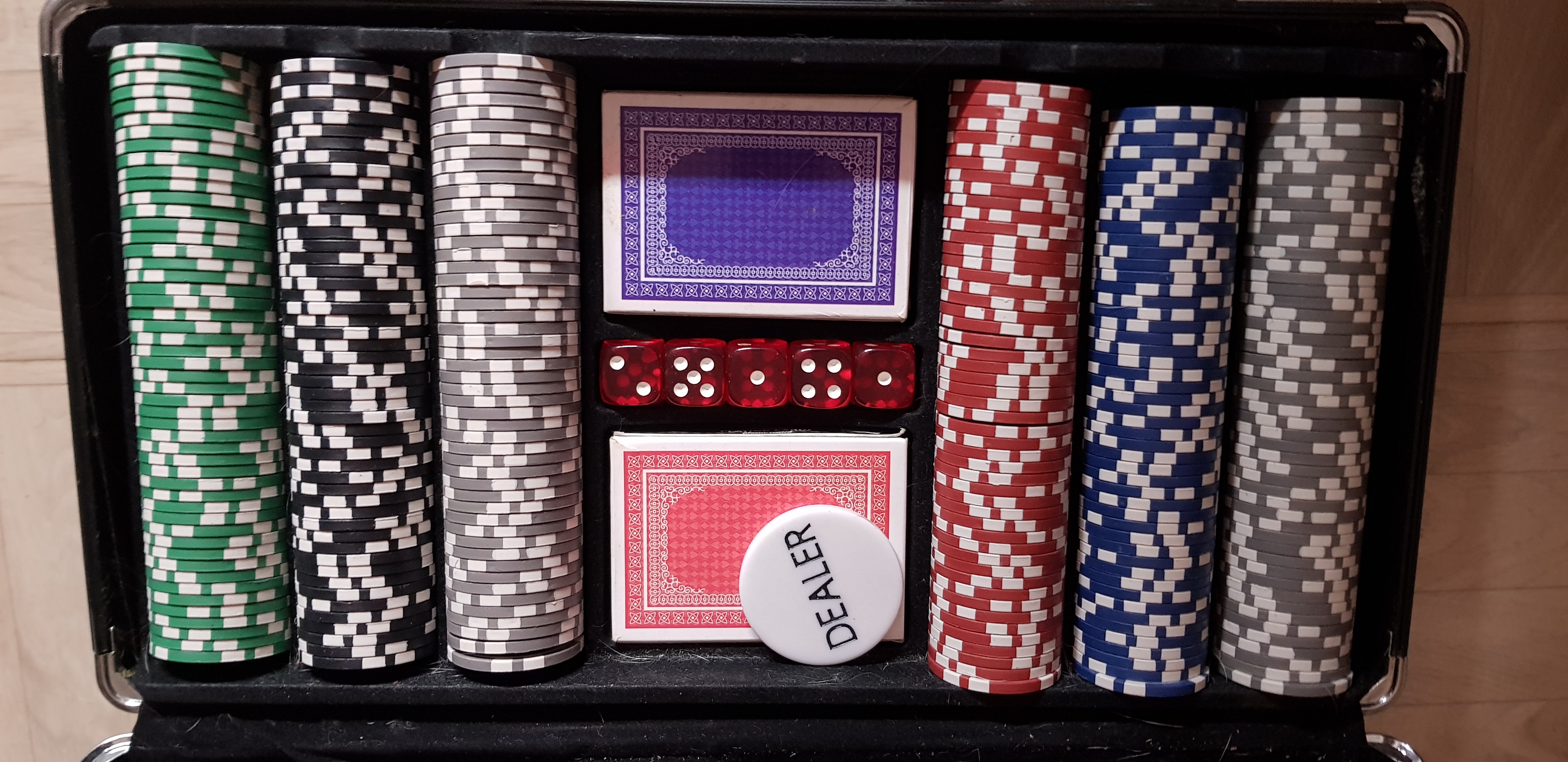 Location mallette de poker 76 entre particuliers