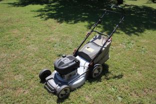 Location : tondeuse Location : tondeuse