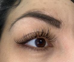 Service : extension de cils Service : extension de cils