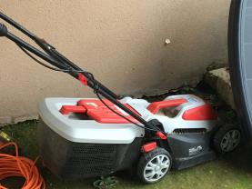 Service : tonte de pelouse Service : tonte de pelouse