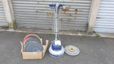 Location : ponceuse Location : ponceuse