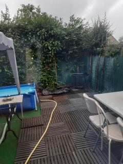 Service : taille de haies Service : taille de haies