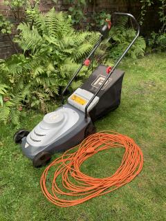 Location : tondeuse Location : tondeuse