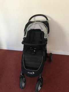 Equipements Bebe Poussette D Occasion Achat Vente Entre Particuliers Petites Annonces Kiwiiz