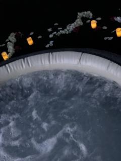 Location : jacuzzi Location : jacuzzi