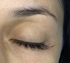 Service : extension de cils Service : extension de cils