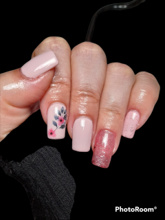 Service : prothesiste ongulaire Service : prothesiste ongulaire