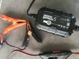 Location : chargeur de batterie Location : chargeur de batterie