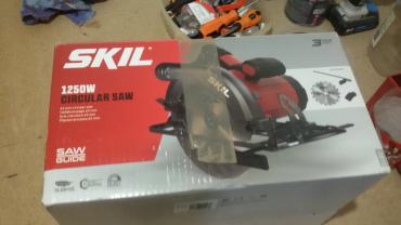 Location : scie circulaire Location : scie circulaire