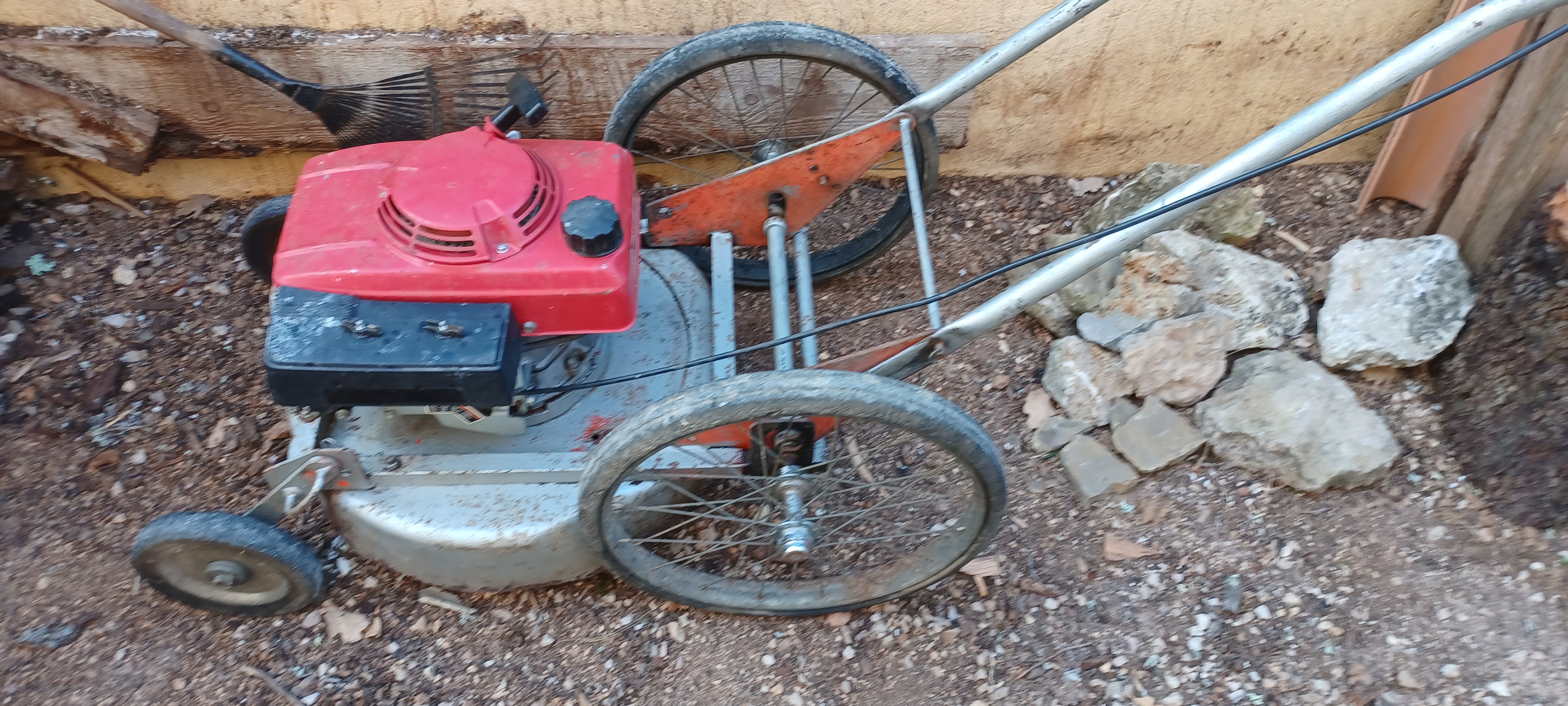 Location tracteur tondeuse 83 entre particuliers