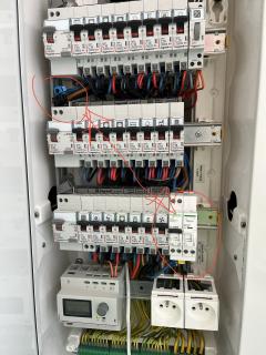 Service : electricien Service : electricien