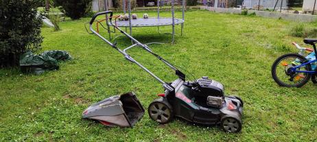 Service : tonte de pelouse Service : tonte de pelouse