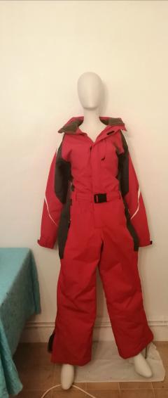 Location : combinaison Location : combinaison