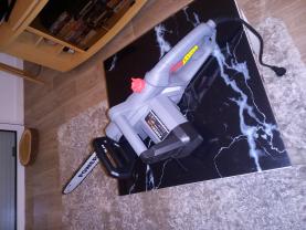 Location : tronconneuse Location : tronconneuse