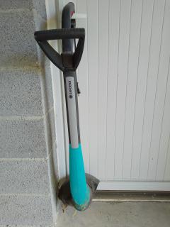 Location : coupe bordures Location : coupe bordures