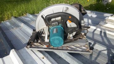 Location : scie circulaire Location : scie circulaire