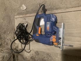 Location : scie sauteuse Location : scie sauteuse