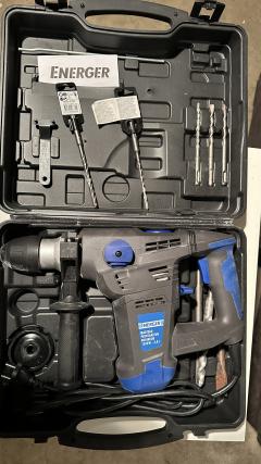 Location : perforateur Location : perforateur