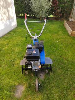 Location : motobineuse Location : motobineuse