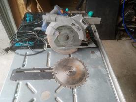 Location : scie circulaire Location : scie circulaire