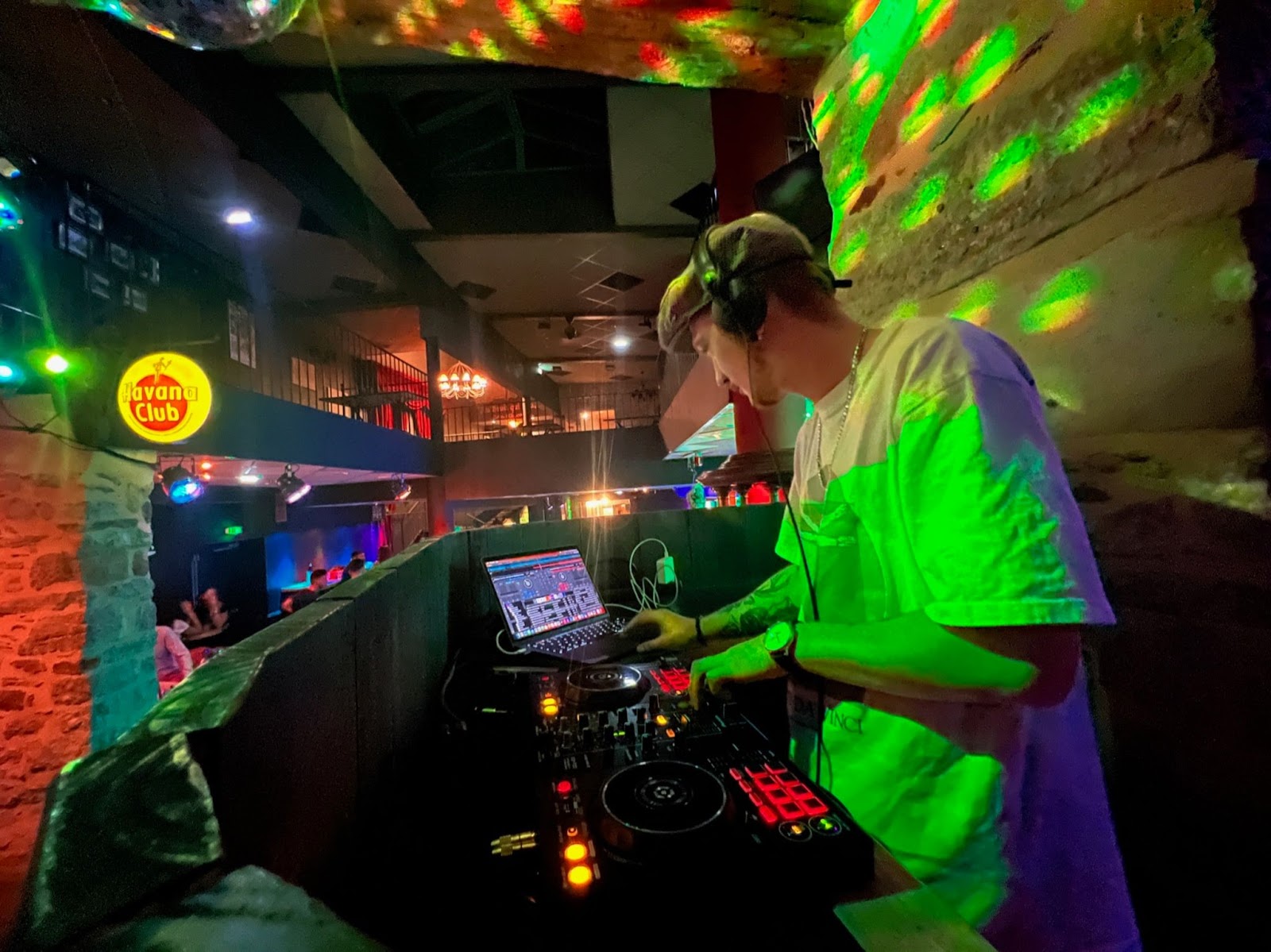 Service dj 12 entre particuliers