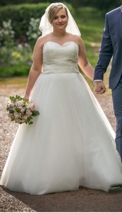 Location : robe de mariee Location : robe de mariee