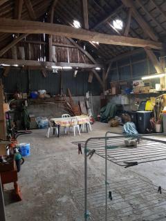 Location : parking abrite Location : parking abrite