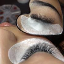 Service : extension de cils Service : extension de cils