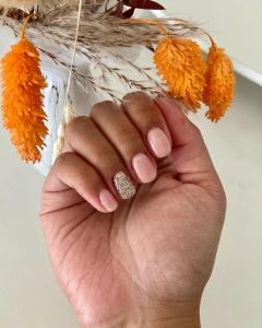 Service : prothesiste ongulaire Service : prothesiste ongulaire