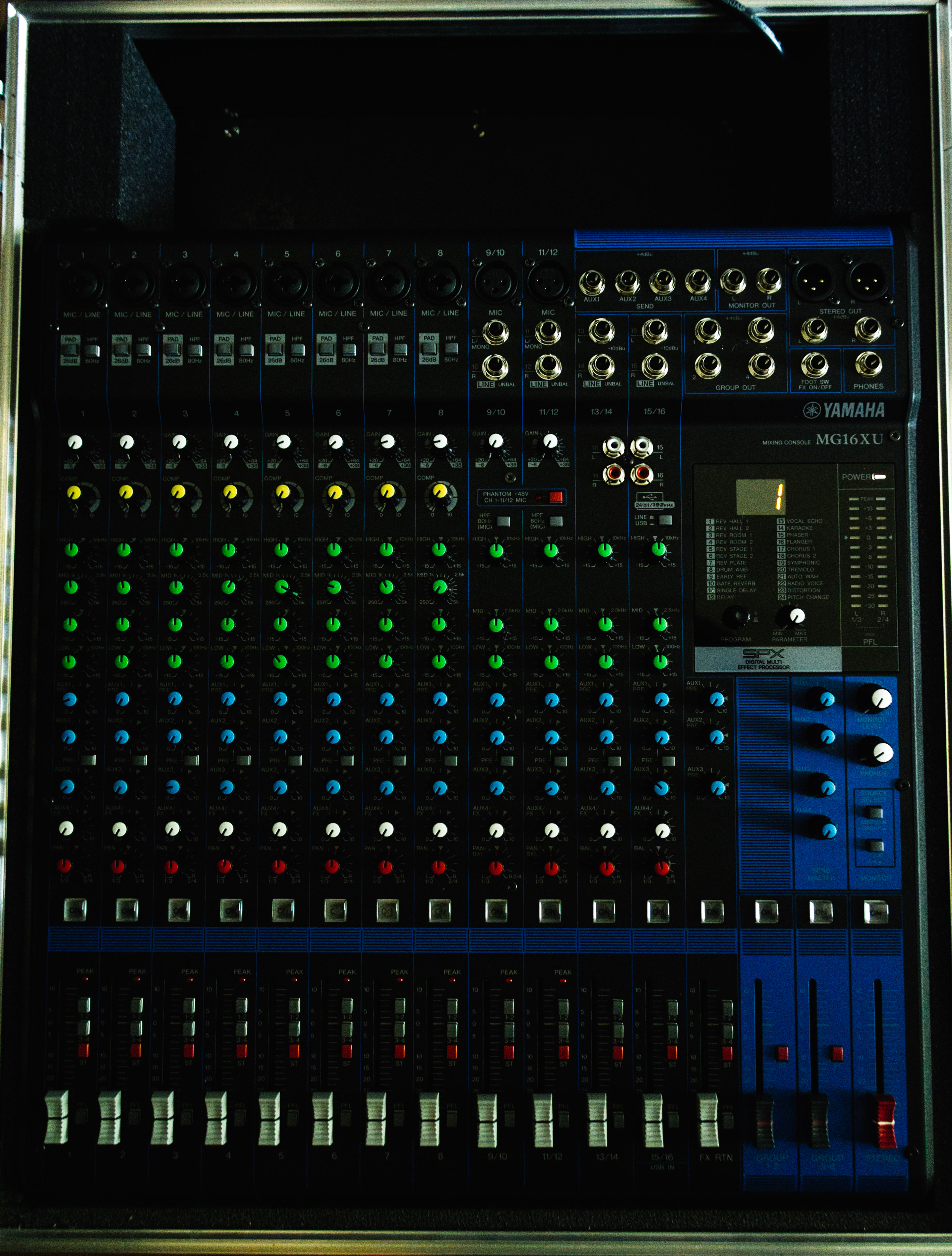 Location table de mixage 25 entre particuliers