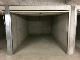 Location : garage Location : garage