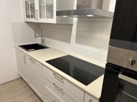 Service : pose de cuisine Service : pose de cuisine