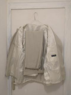 Location : costume Location : costume