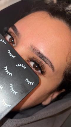 Service : extension de cils Service : extension de cils