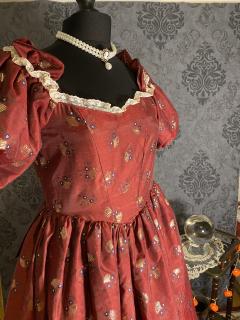 Location : costume Location : costume