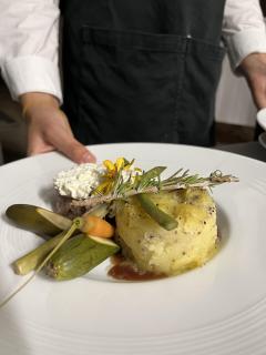 Service : chef cuisinier Service : chef cuisinier