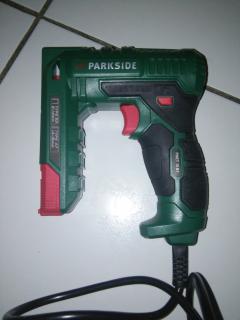 Location : agrafeuse Location : agrafeuse