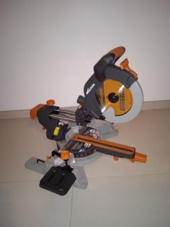 Location : scie a onglet Location : scie a onglet