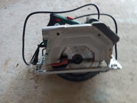 Location : scie circulaire Location : scie circulaire