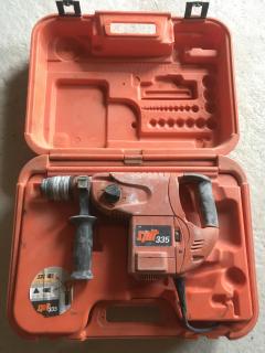 Location : perforateur Location : perforateur