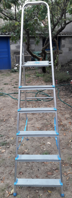 Location : escabeau Location : escabeau