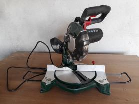 Location : scie a onglet Location : scie a onglet