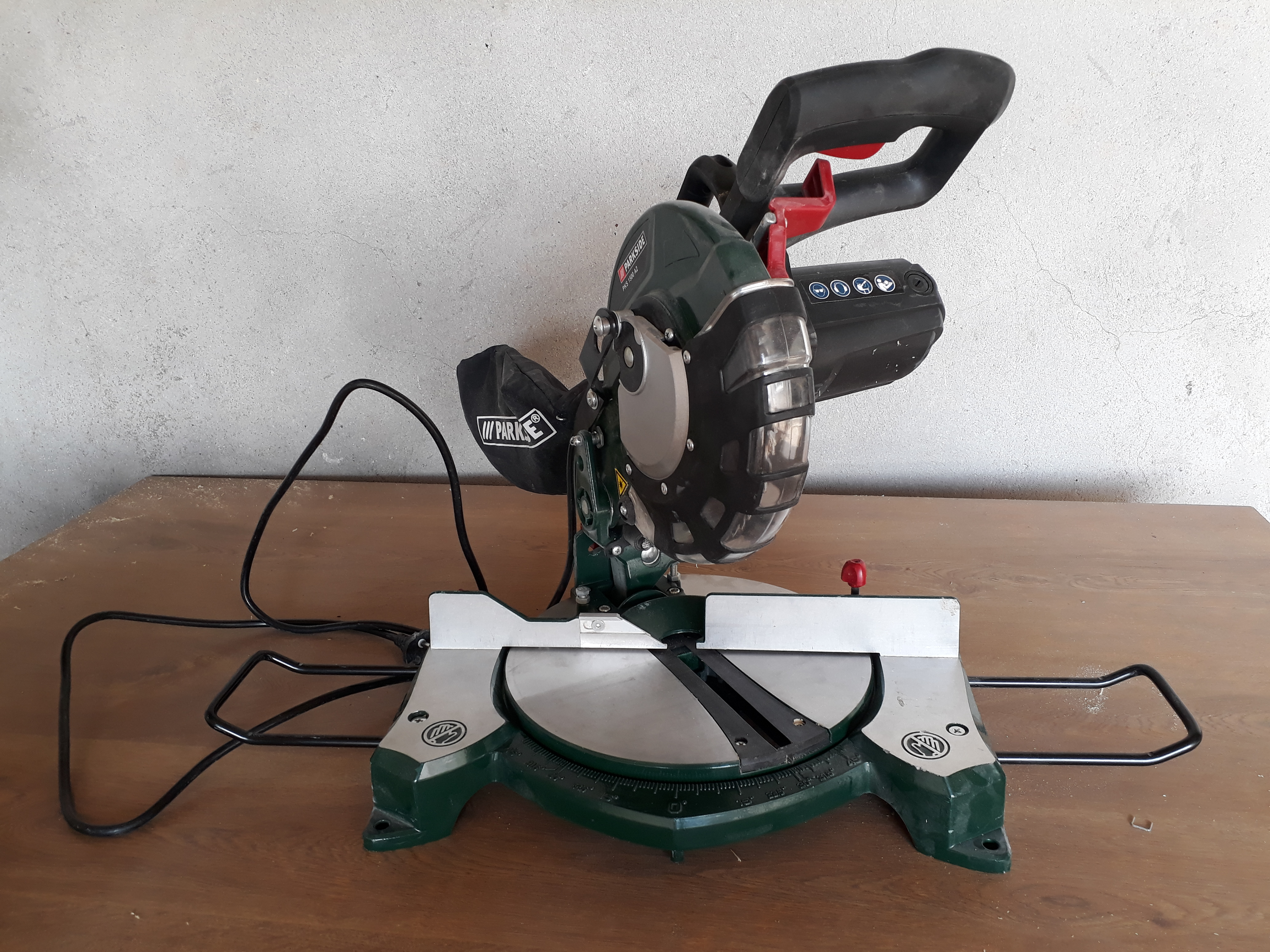 Location scie a onglet 70 entre particuliers