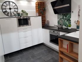 Service : pose de cuisine Service : pose de cuisine