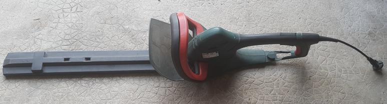 Location : taille haie Location : taille haie