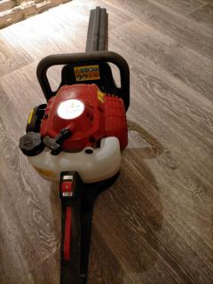 Location : taille haie Location : taille haie