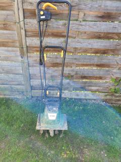 Location : motobineuse Location : motobineuse