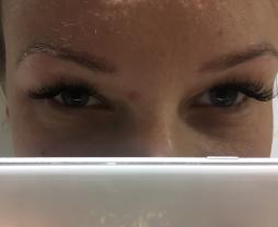 Service : extension de cils Service : extension de cils