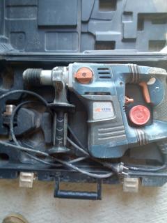 Location : perforateur Location : perforateur